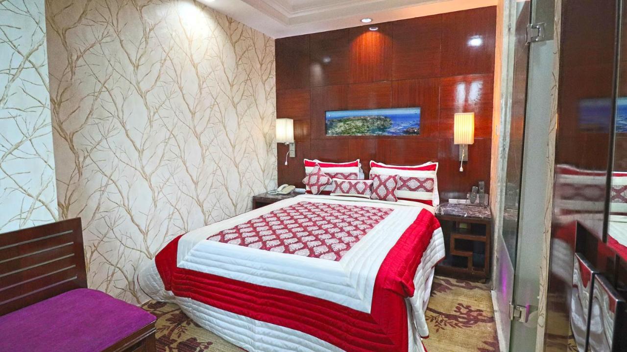 สกายซิตี้ โฮเต็ล Hotel คูร์เคาน์ ภายนอก รูปภาพ