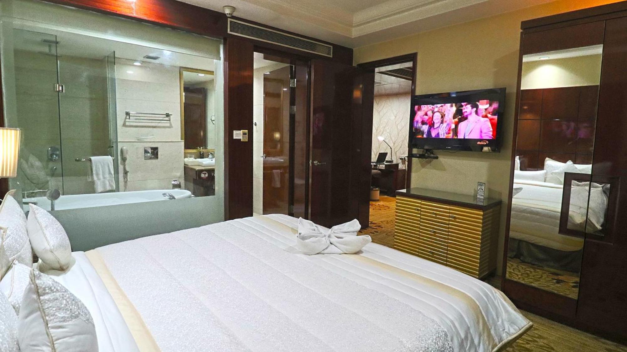 สกายซิตี้ โฮเต็ล Hotel คูร์เคาน์ ภายนอก รูปภาพ