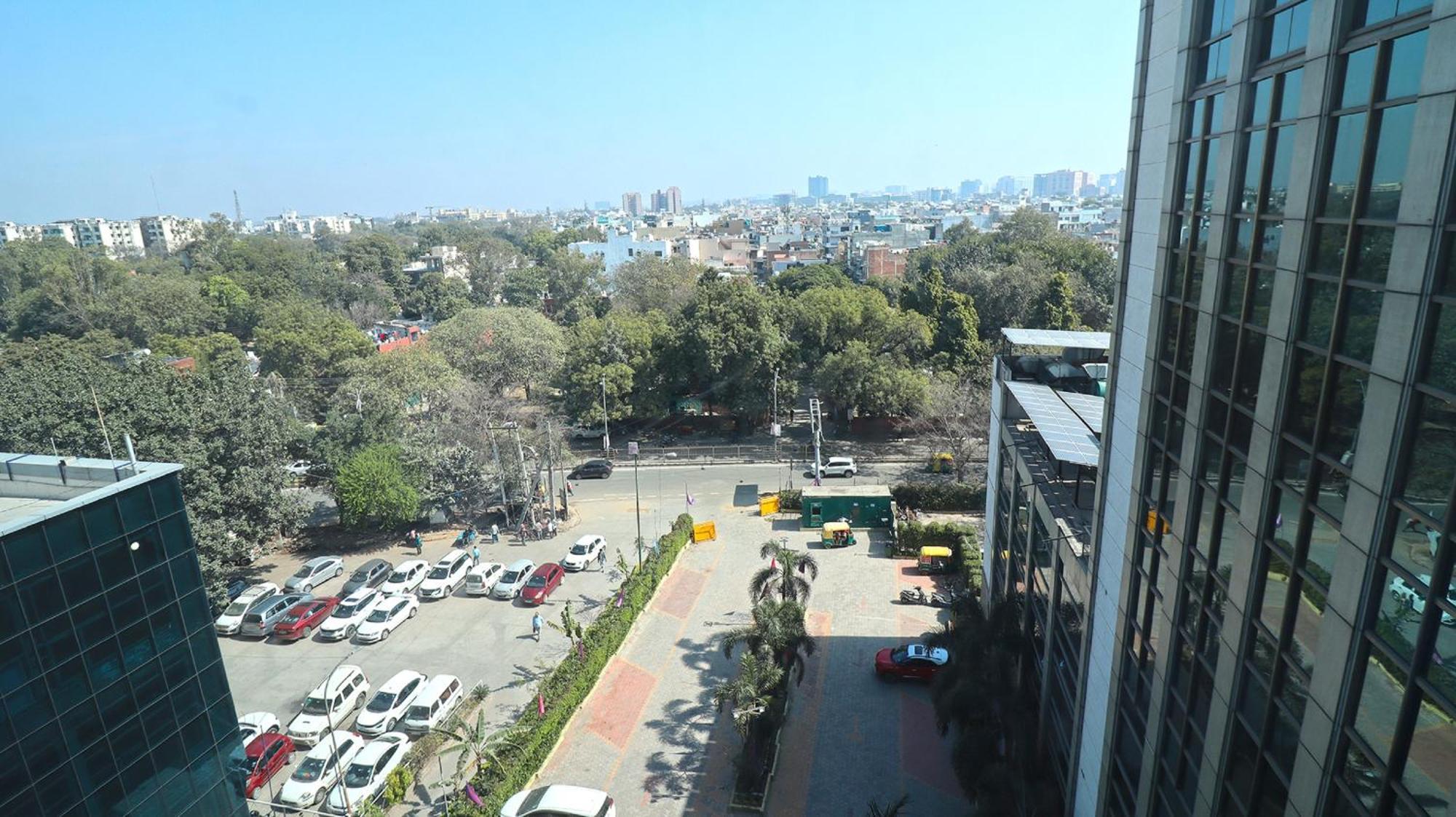 สกายซิตี้ โฮเต็ล Hotel คูร์เคาน์ ภายนอก รูปภาพ