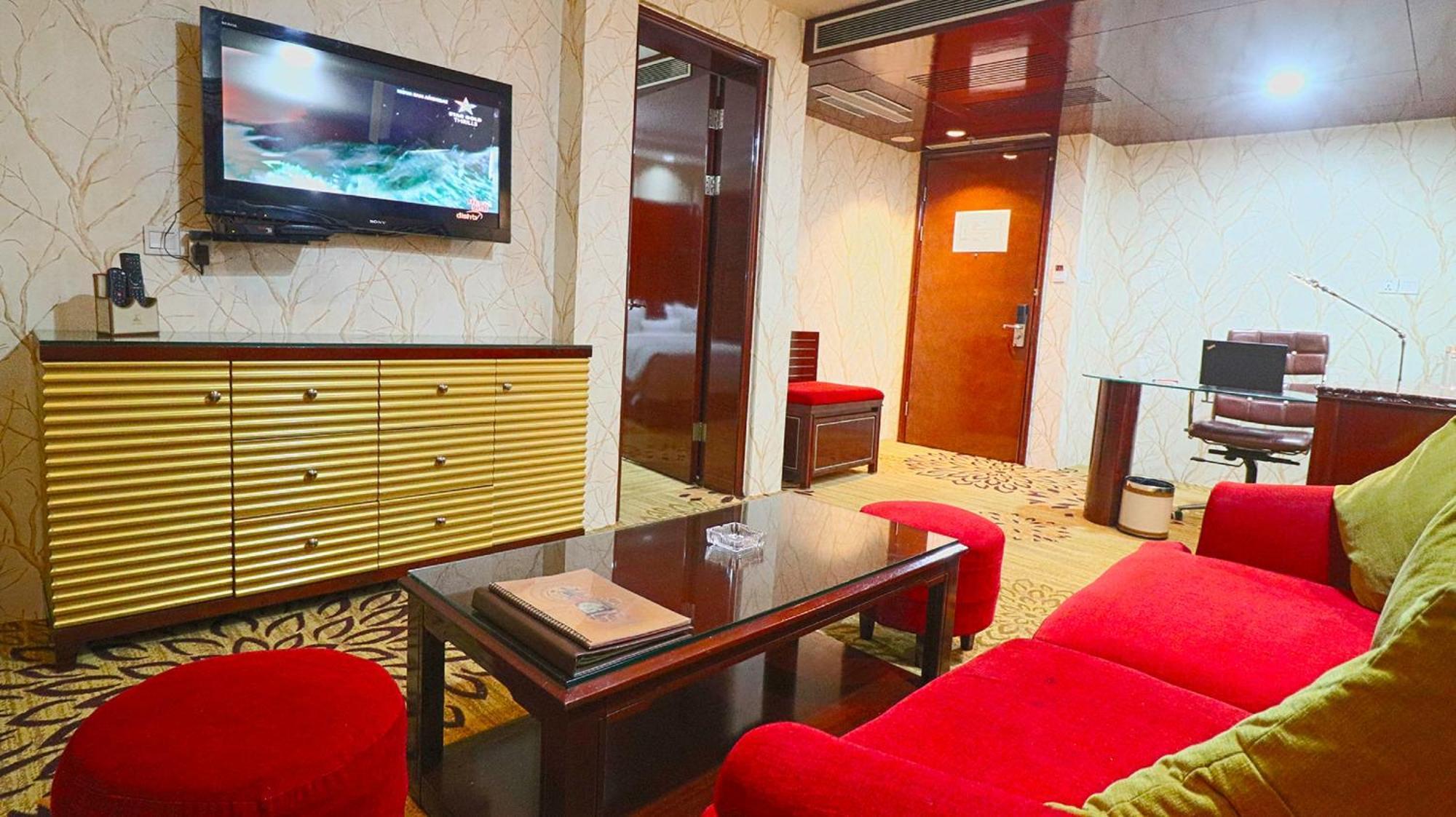 สกายซิตี้ โฮเต็ล Hotel คูร์เคาน์ ภายนอก รูปภาพ