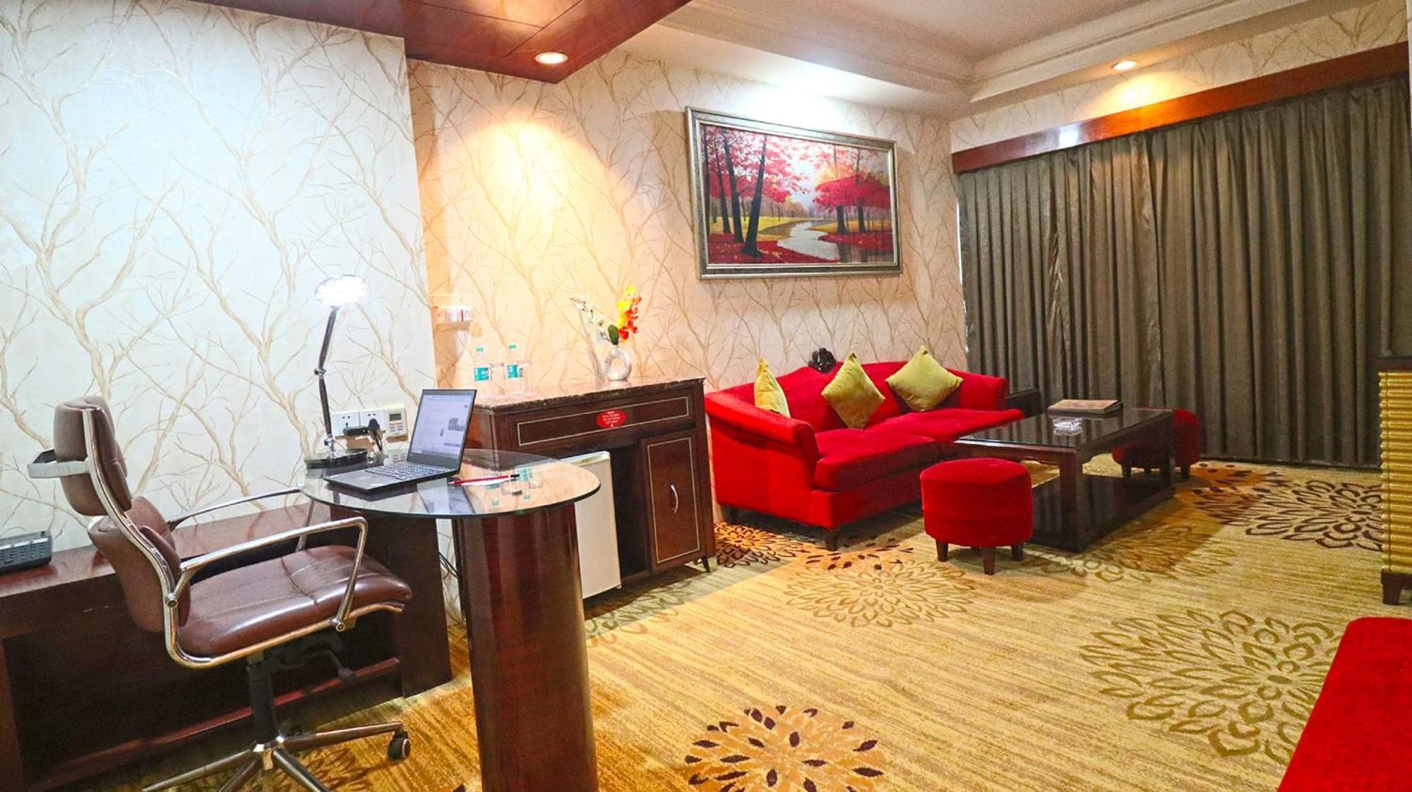 สกายซิตี้ โฮเต็ล Hotel คูร์เคาน์ ภายนอก รูปภาพ