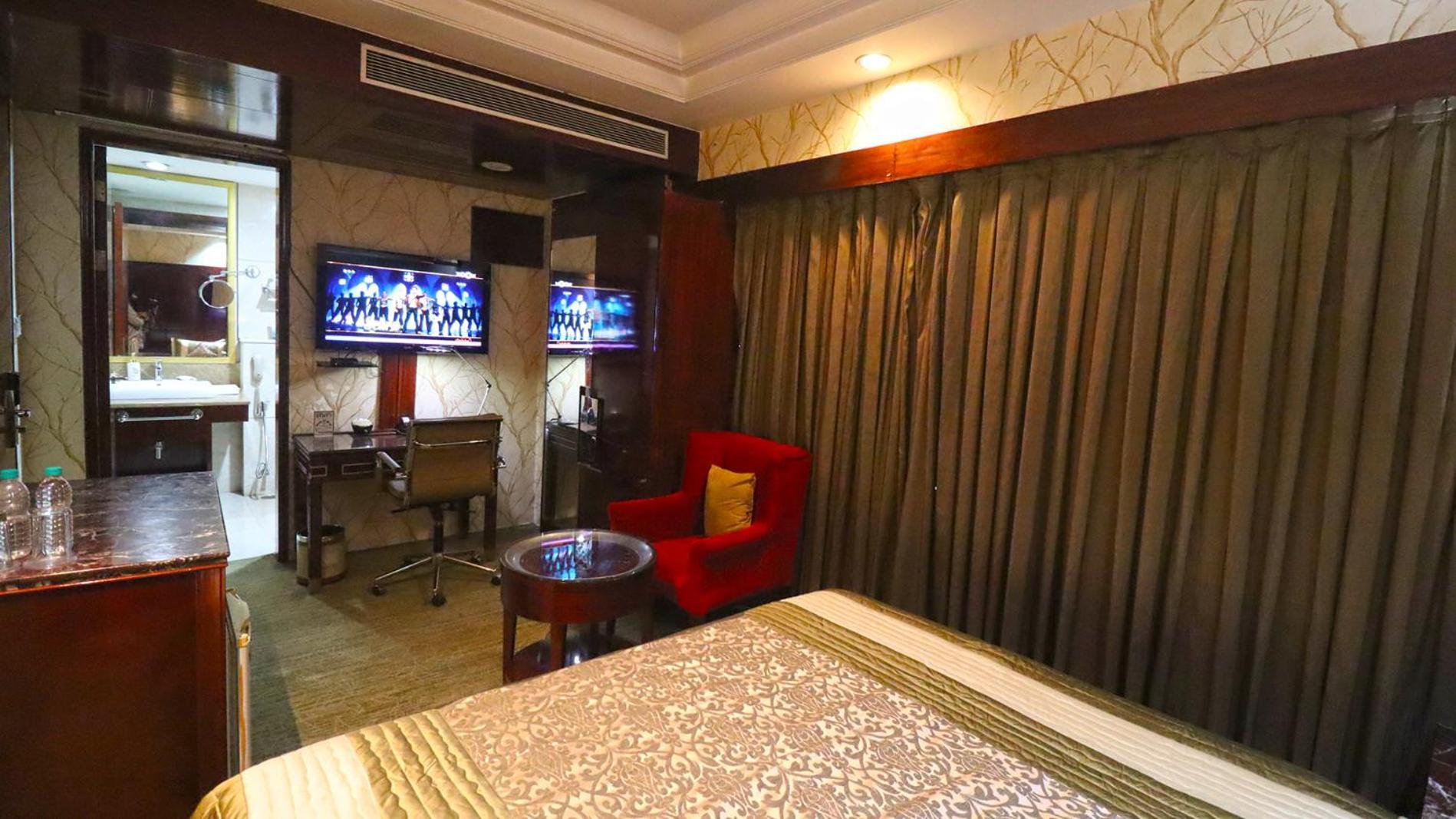 สกายซิตี้ โฮเต็ล Hotel คูร์เคาน์ ภายนอก รูปภาพ