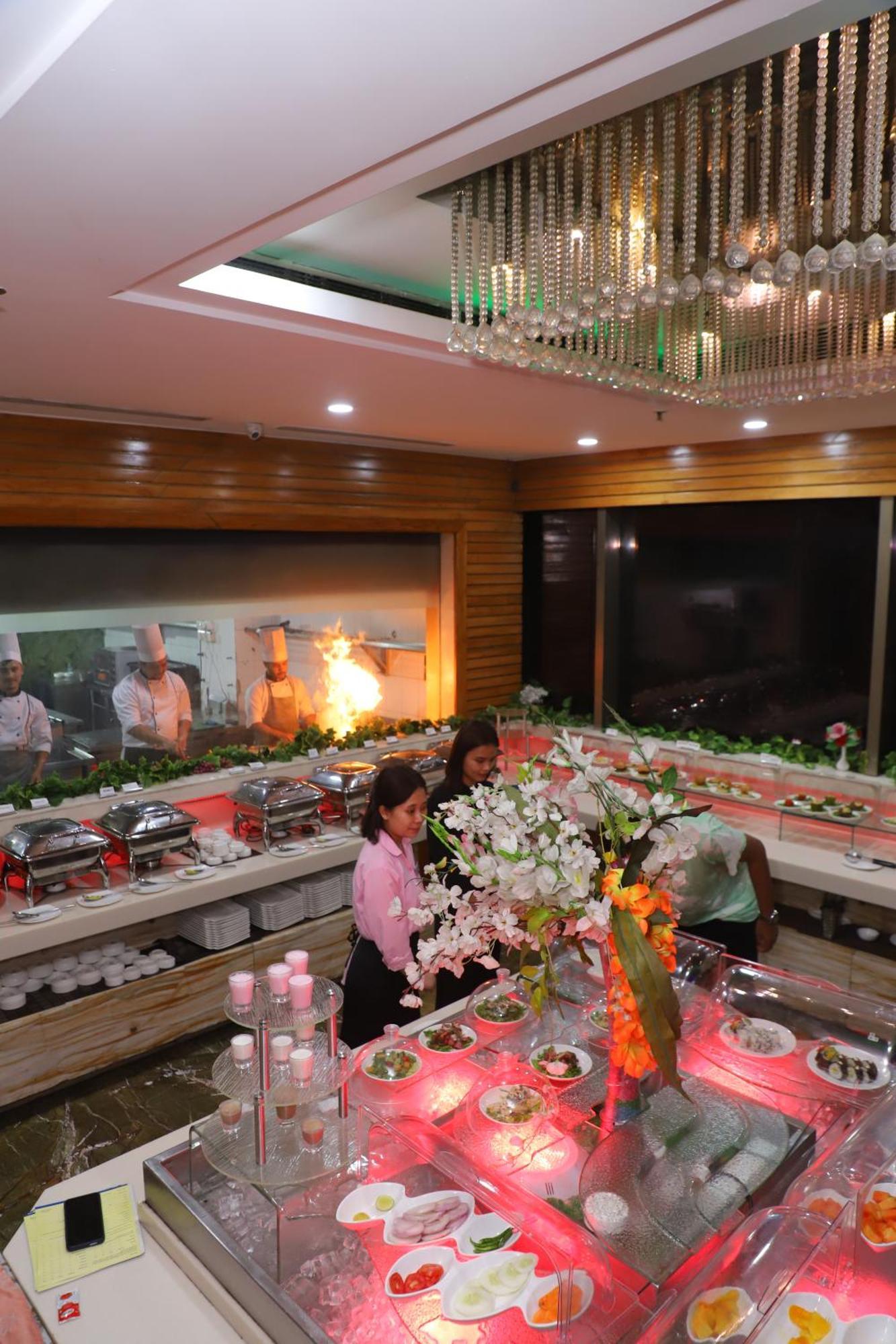 สกายซิตี้ โฮเต็ล Hotel คูร์เคาน์ ภายนอก รูปภาพ